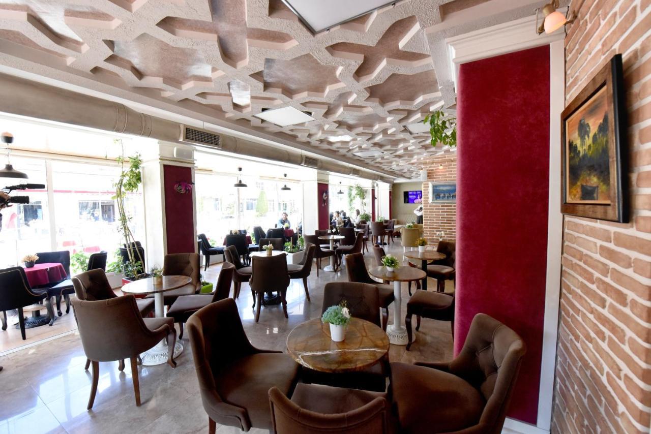 Hotel Hymeti'S Palace Pogradec Exterior foto